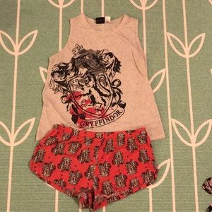 Harry Potter pajama set size X-large 🦁